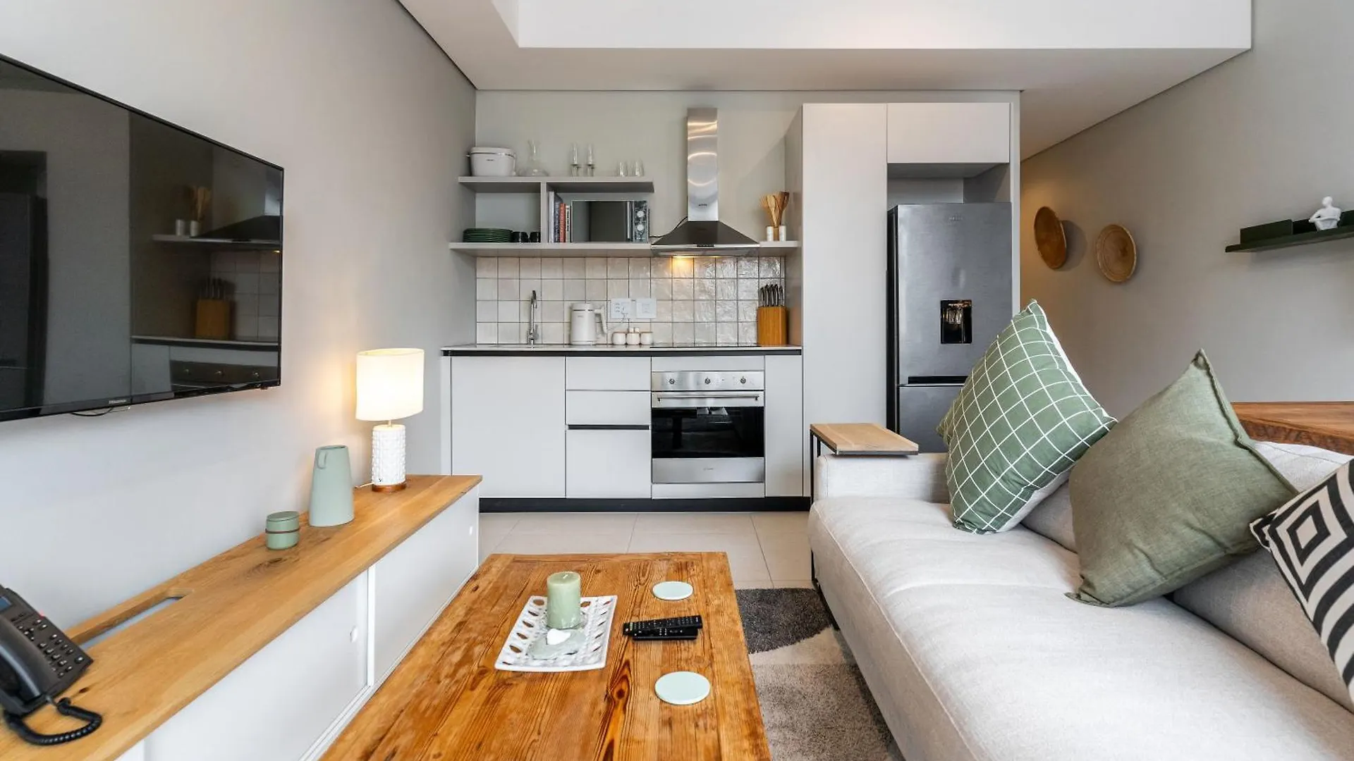 The Rose 102 -2Bedroom Apartment With Rooftop Pool Κέιπ Τάουν Νότια Αφρική