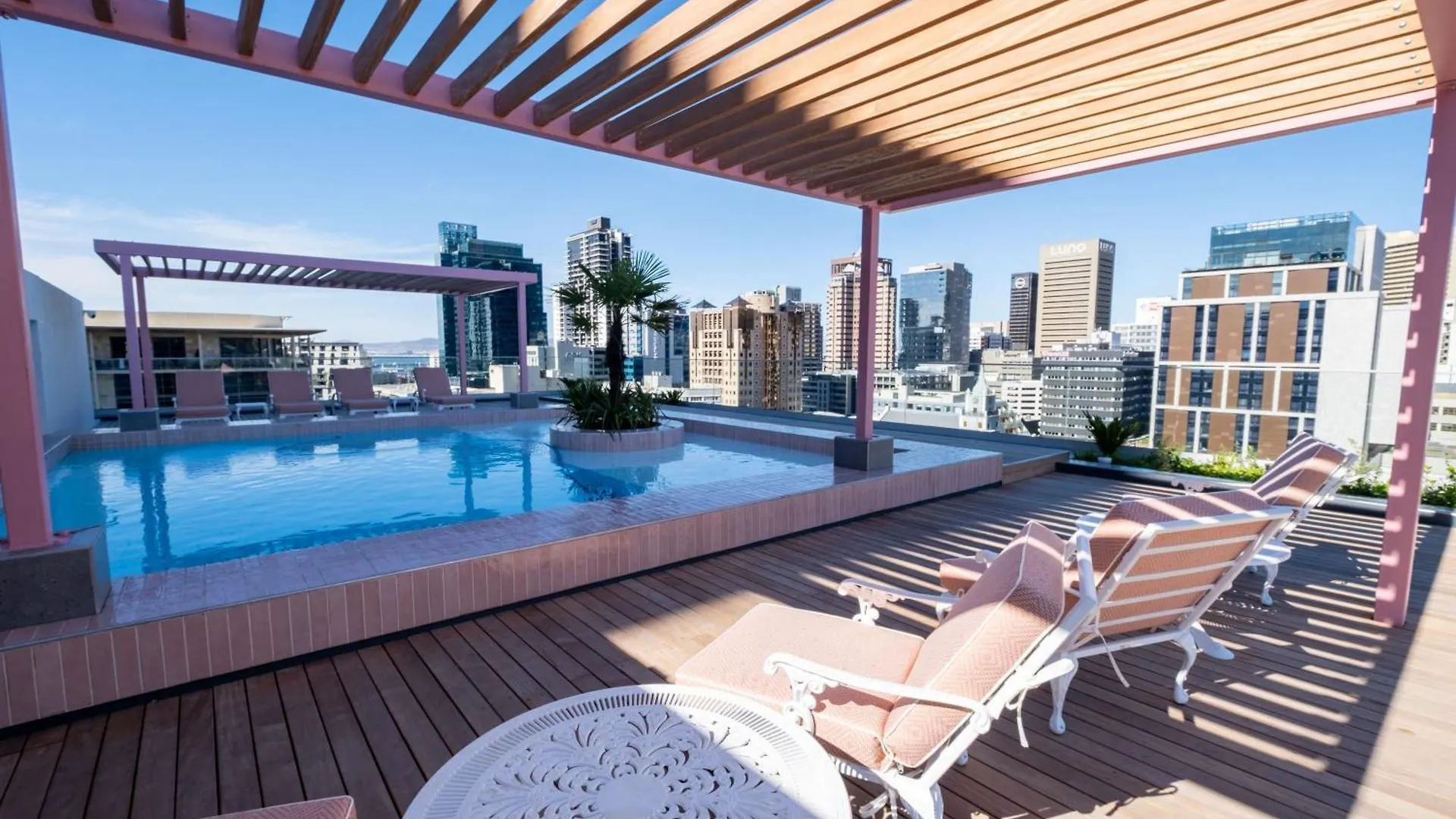 The Rose 102 -2Bedroom Apartment With Rooftop Pool Κέιπ Τάουν Νότια Αφρική