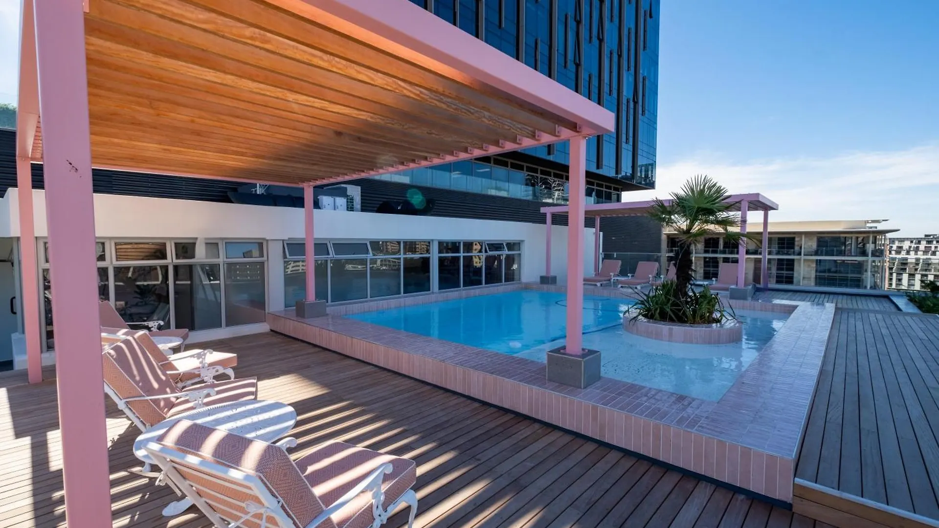 The Rose 102 -2Bedroom Apartment With Rooftop Pool Κέιπ Τάουν
