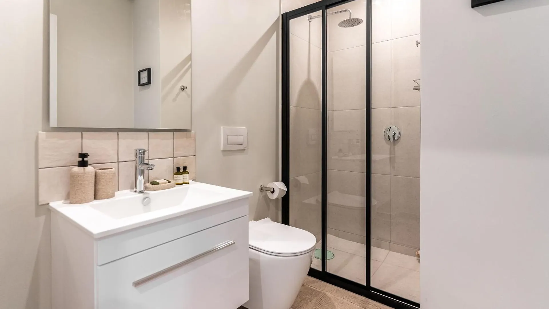 The Rose 102 -2Bedroom Apartment With Rooftop Pool Κέιπ Τάουν