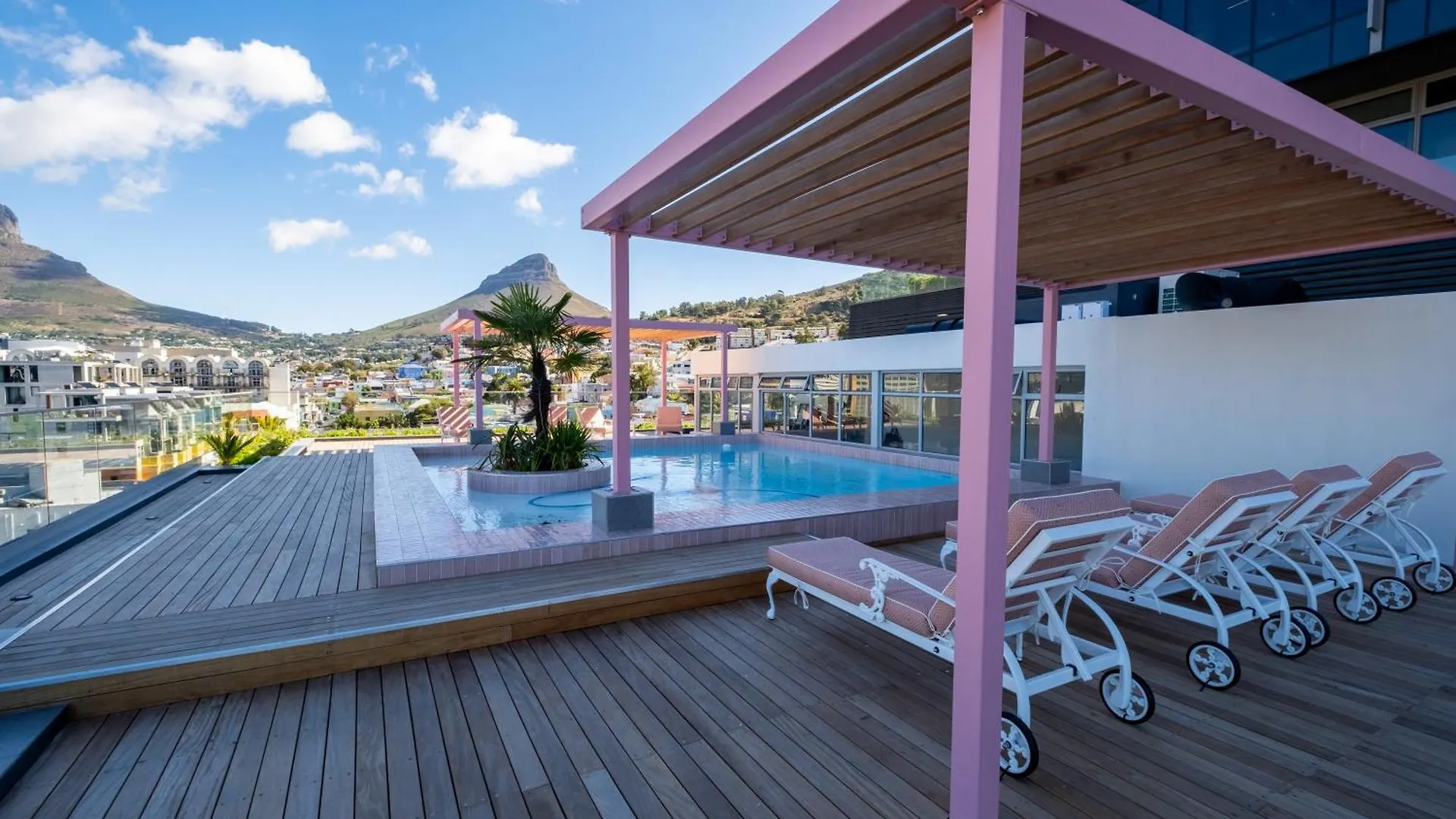 The Rose 102 -2Bedroom Apartment With Rooftop Pool Κέιπ Τάουν