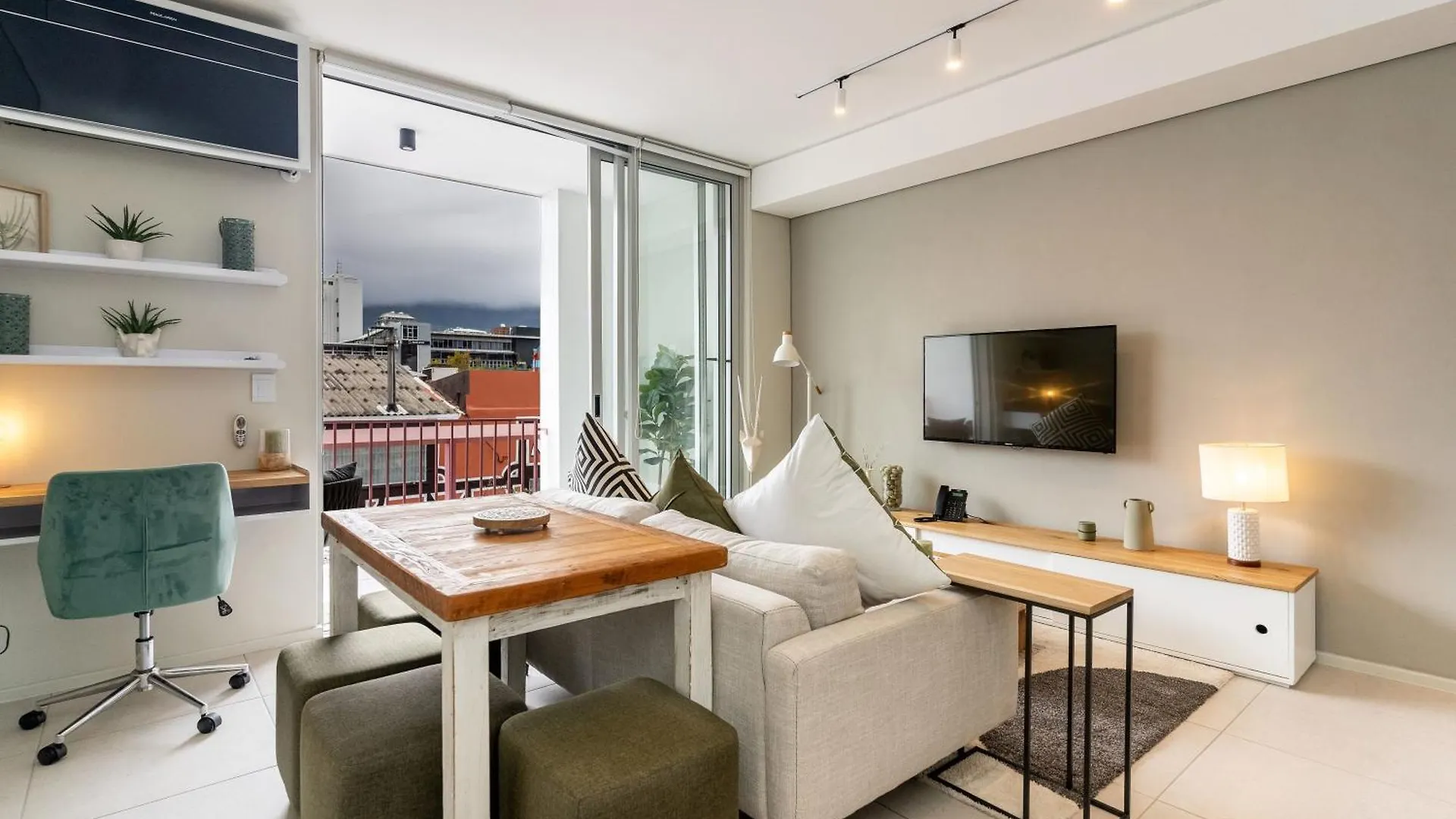 The Rose 102 -2Bedroom Apartment With Rooftop Pool Κέιπ Τάουν